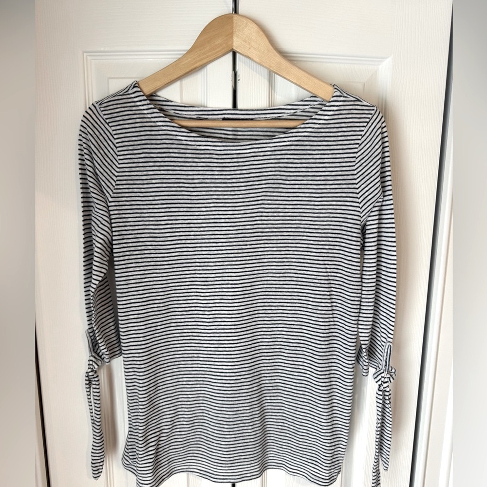 T-shirt w/ Tie-Sleeve Detail Black & White Striped 3/4 Sleeve Ultra Soft - Picture 5 of 5